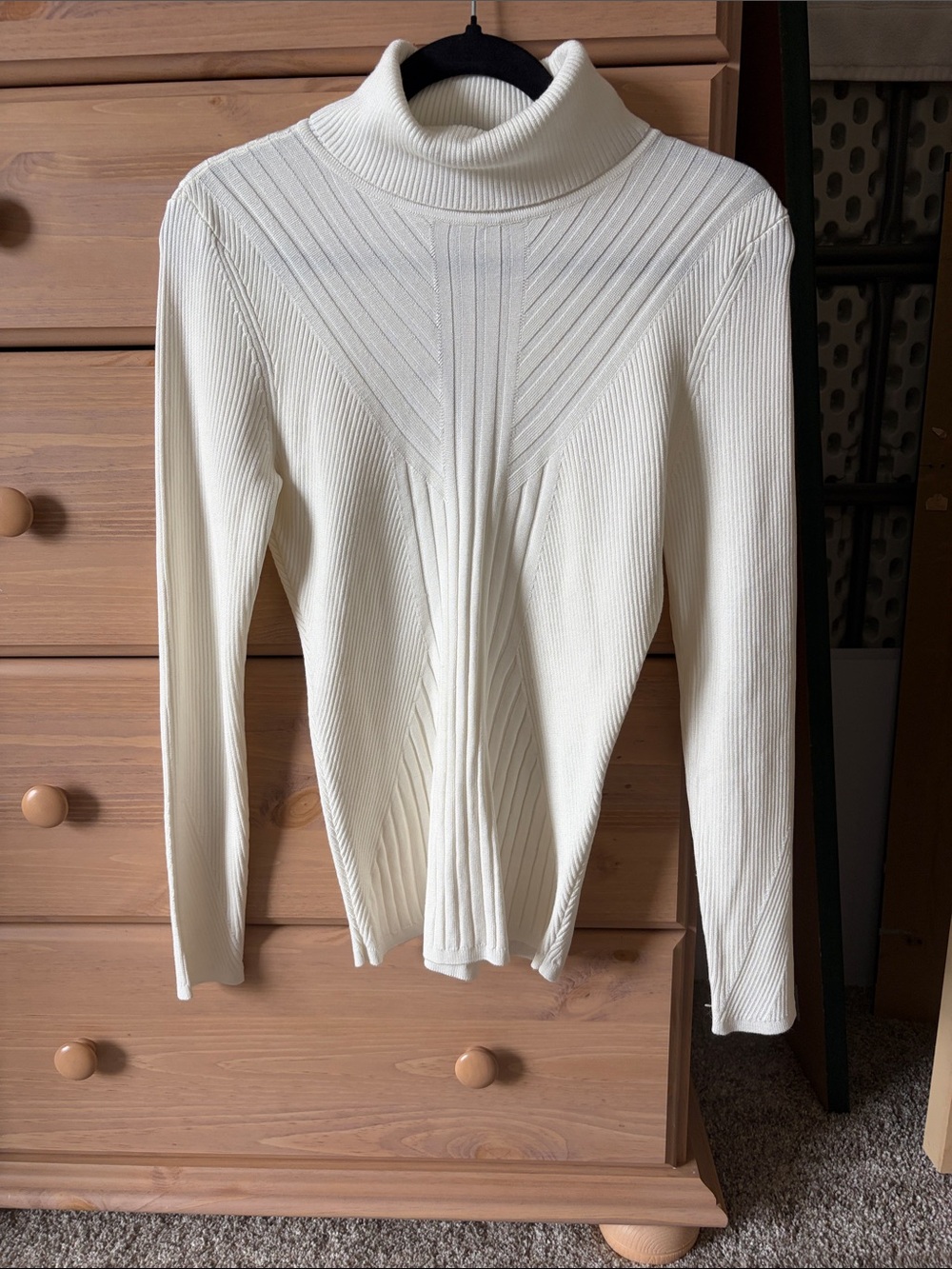 White House Black Market Cream Ribbed Turtleneck Sweater